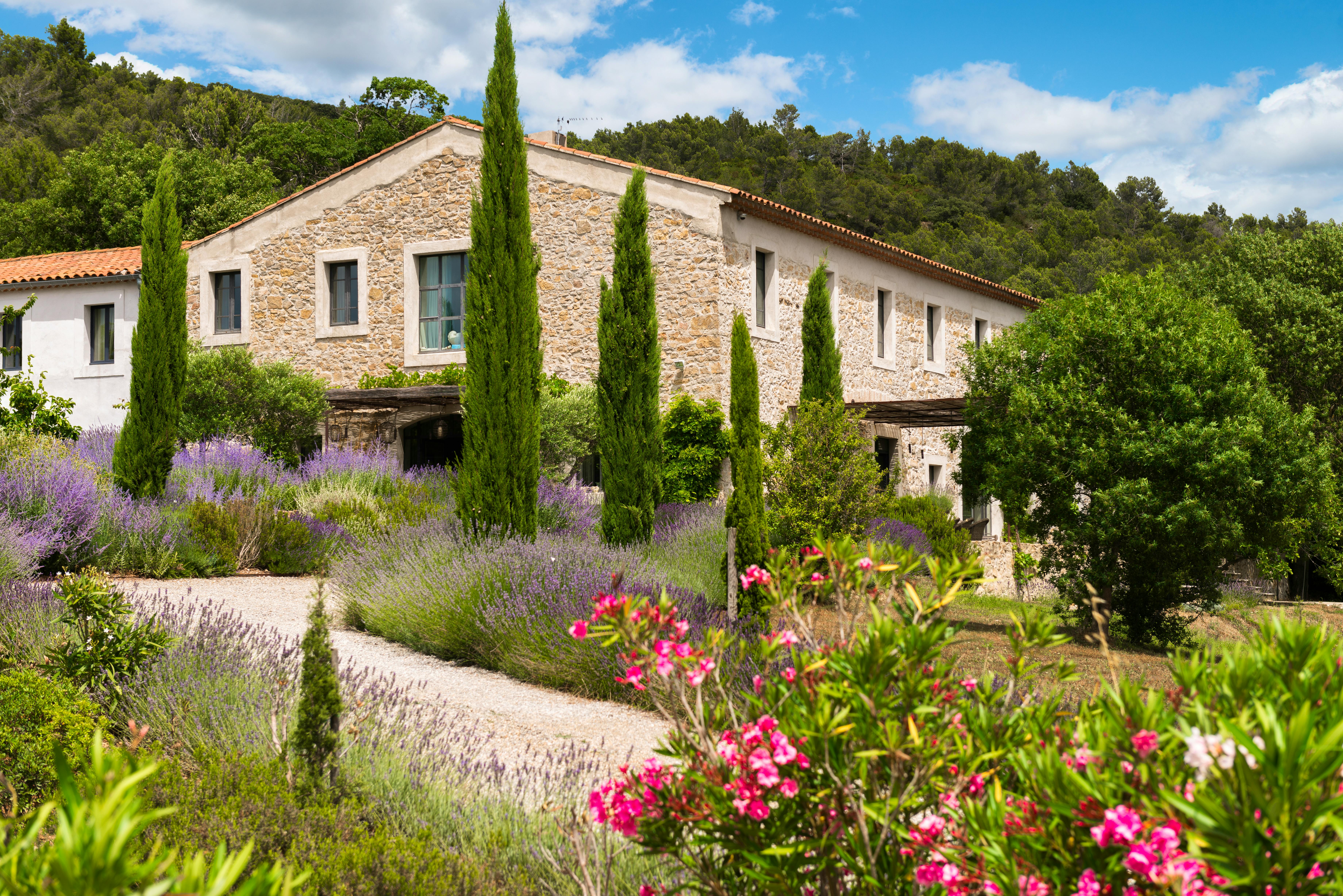 18 Beautiful Stays in France