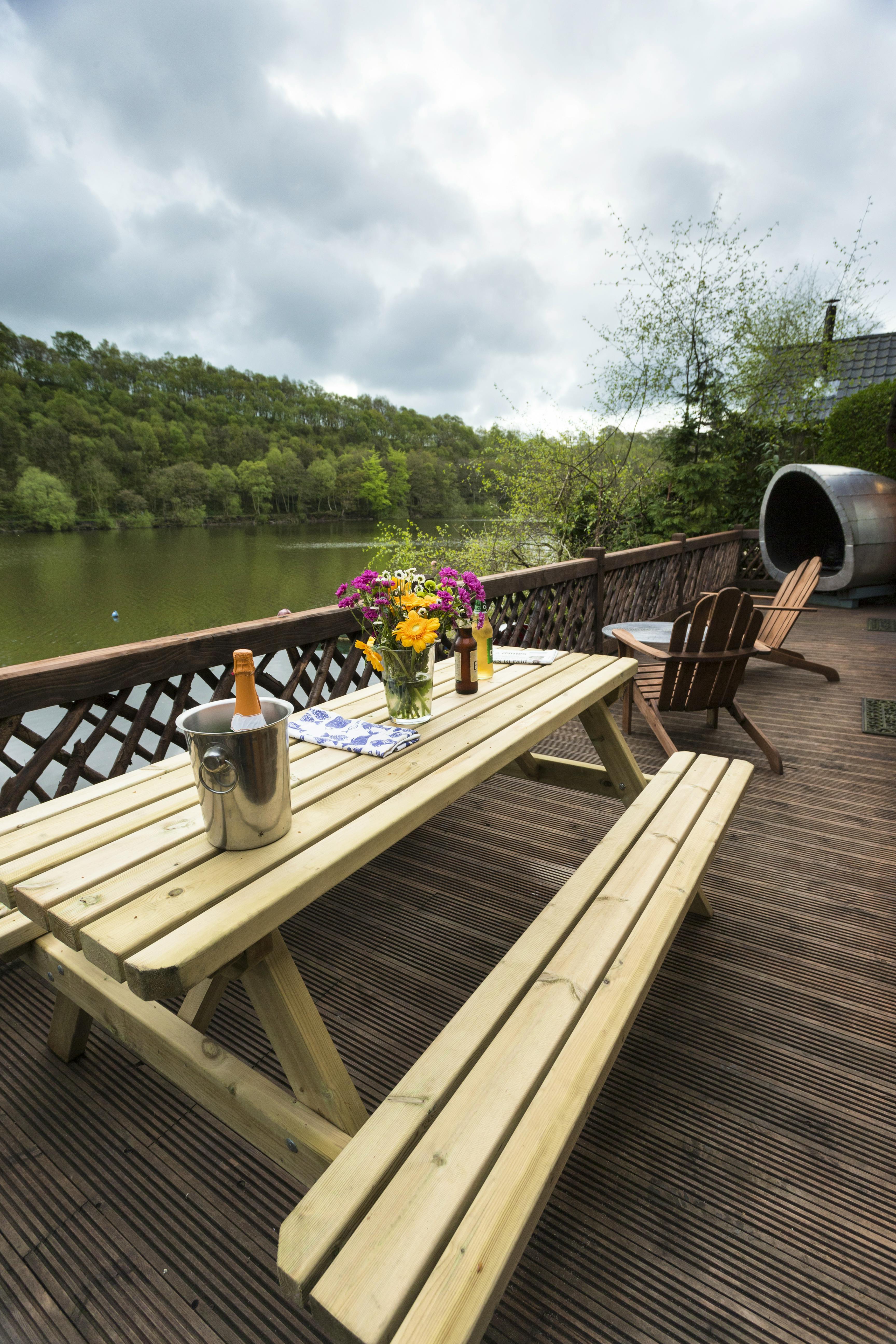 middle balcony  off the lounge 