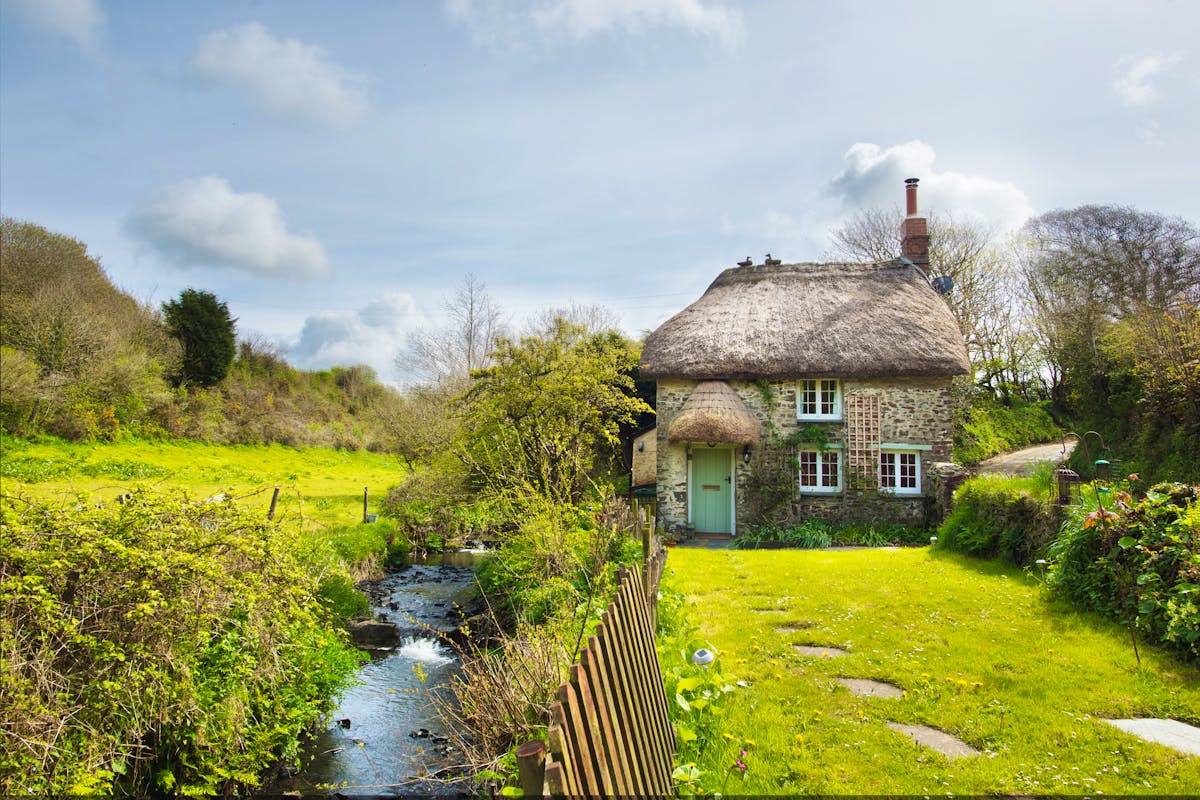 Philham Water Cottage A romantic, thatched cottage in rural Devon.