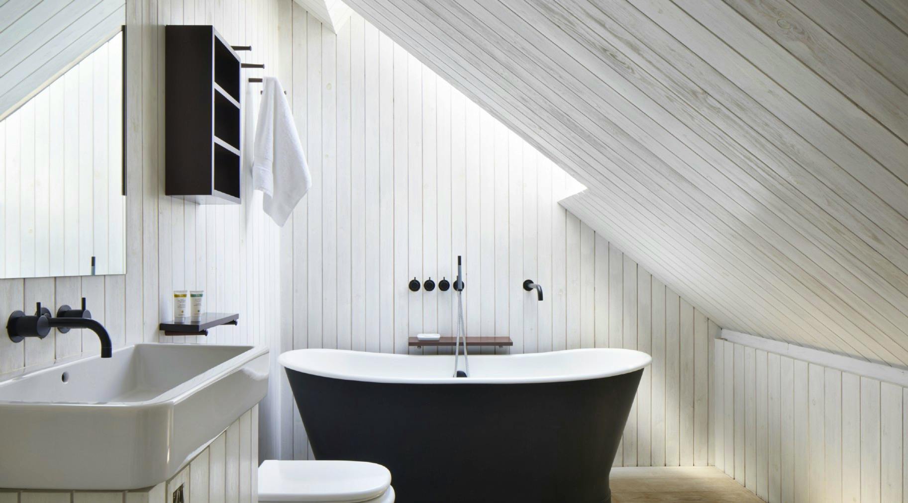 20 Coolstays with Beautiful Bathtubs