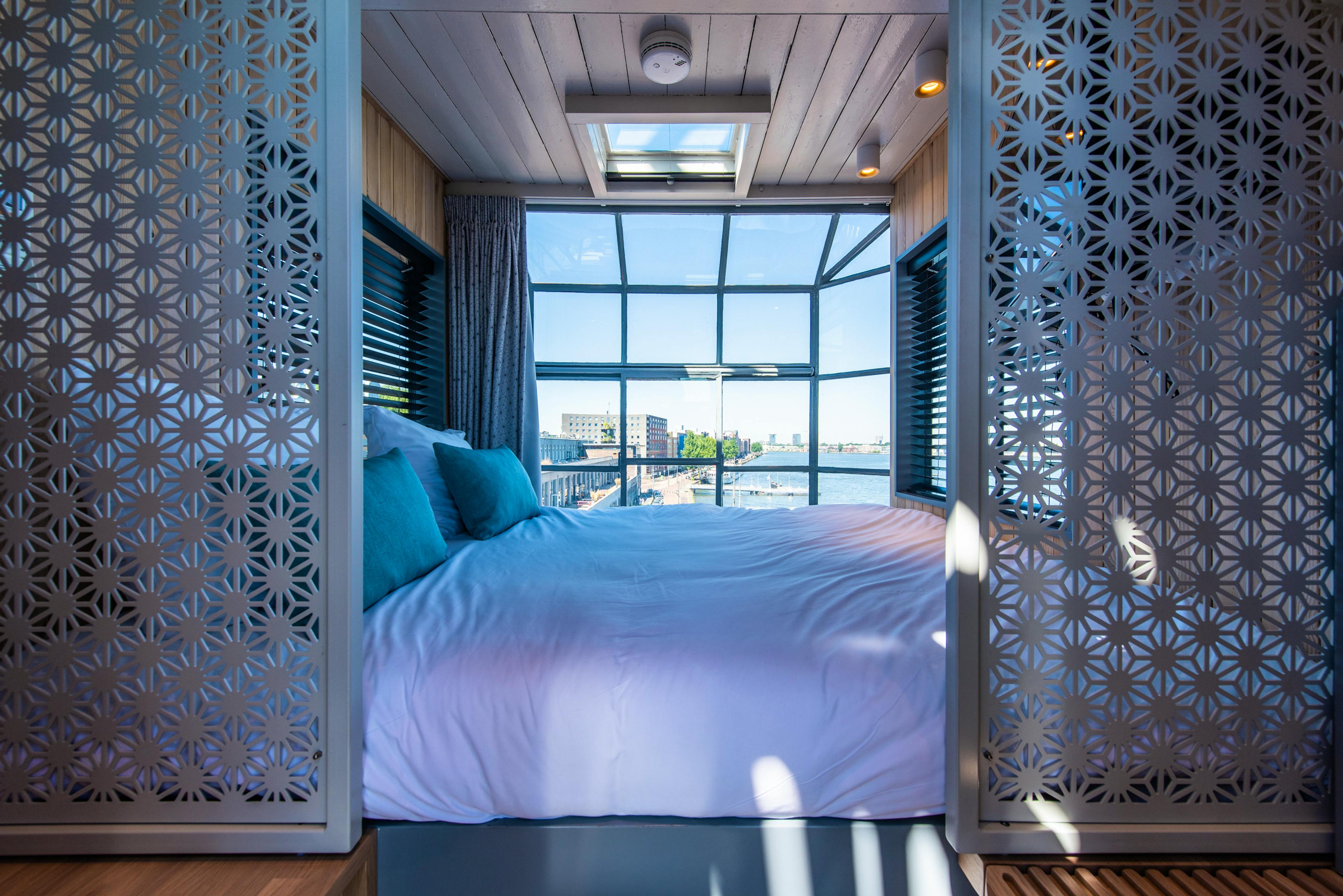 Amsterdam the Crane by YAYS - Image 4