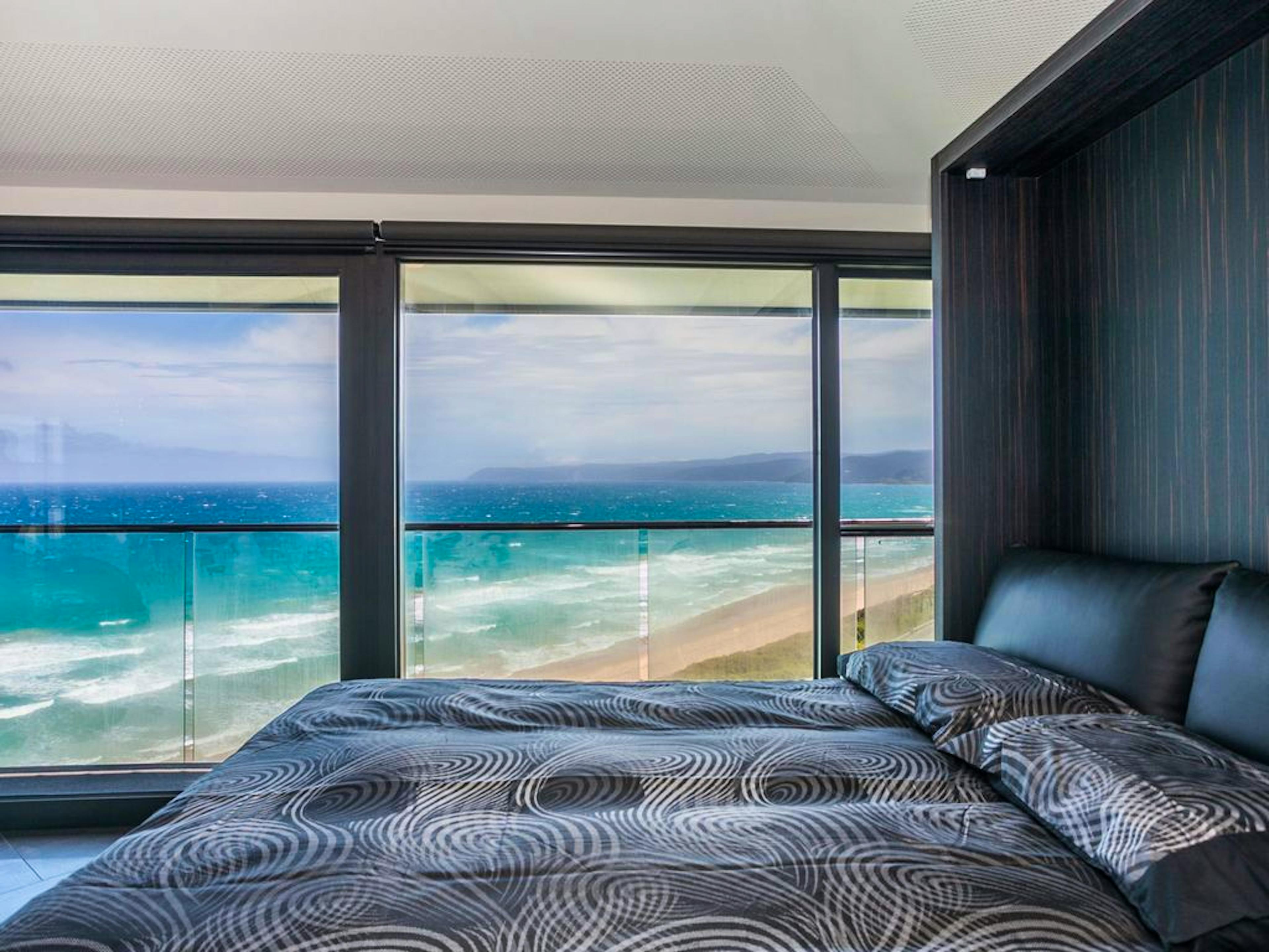 The Pole House - Image 4