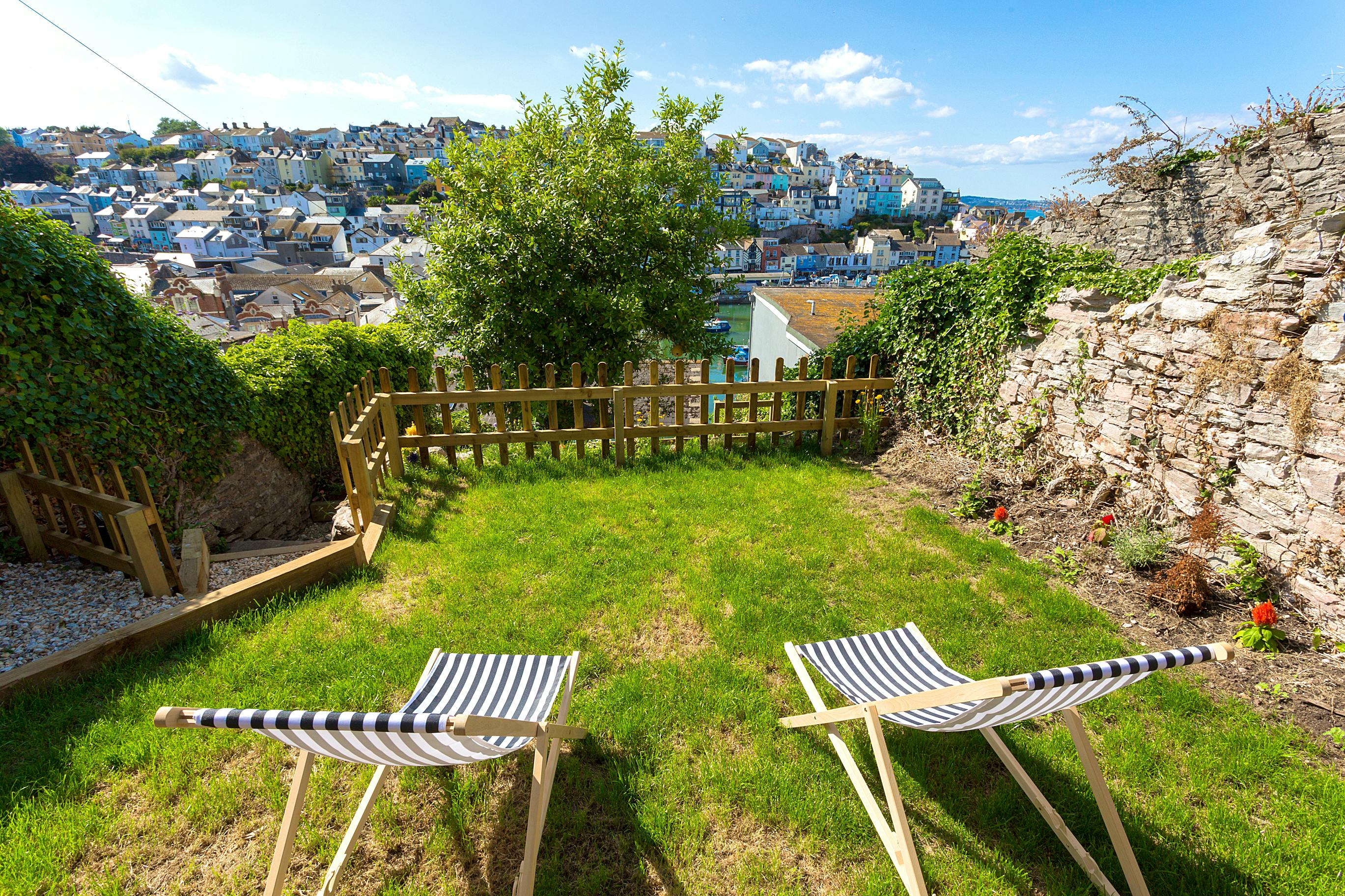 middle garden deck - very private