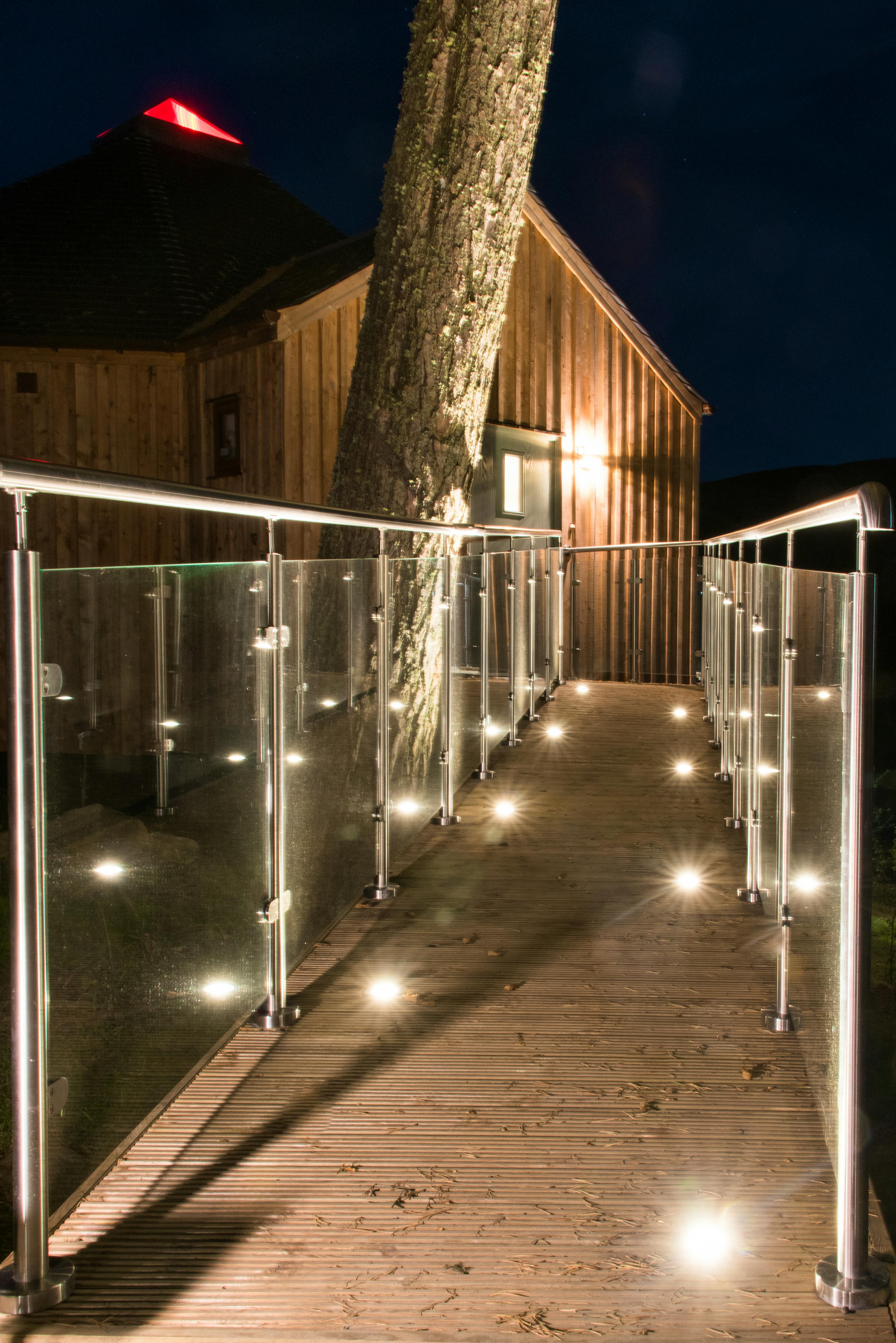 Scots Pine Treehouse - Bridge access