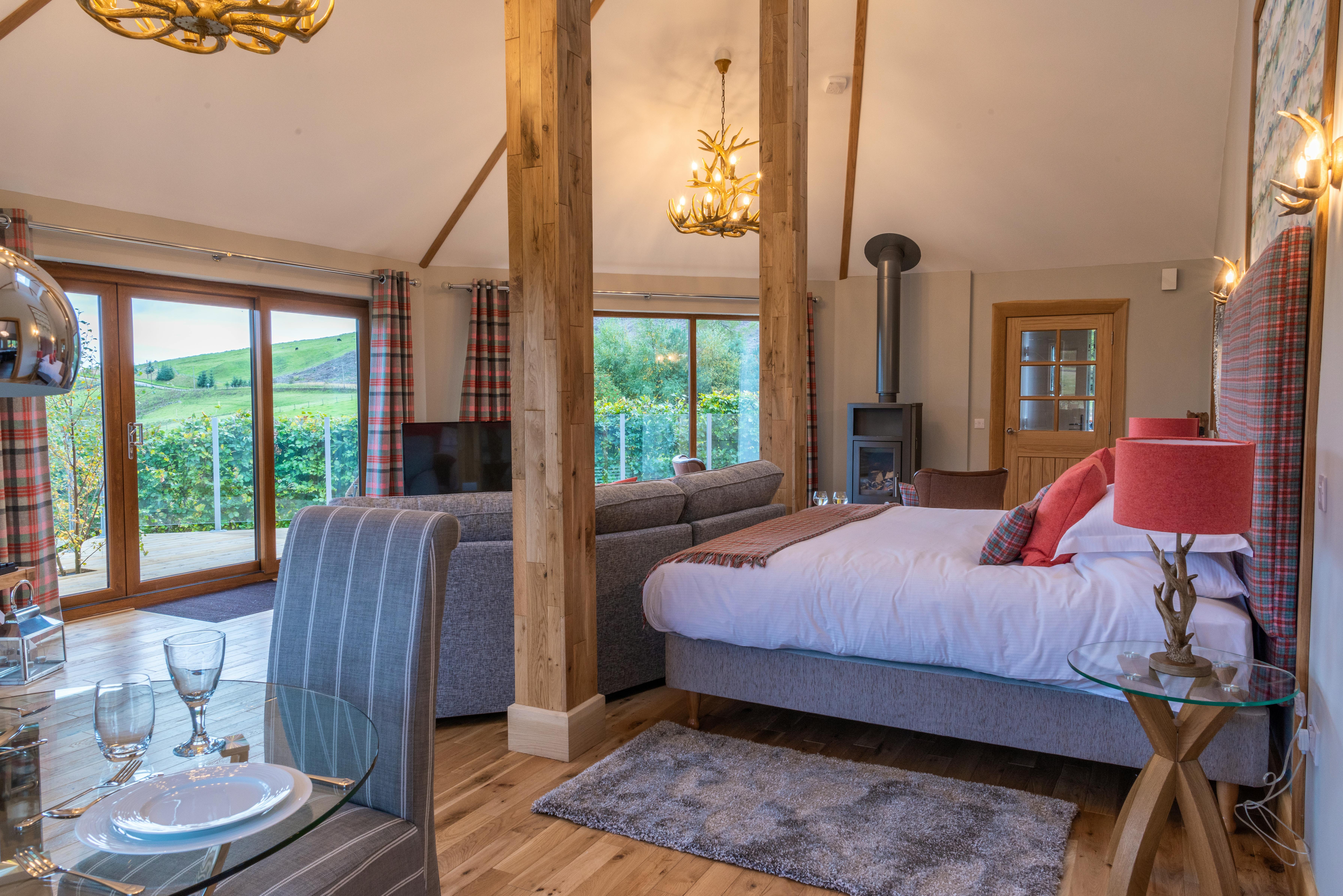 Silver Birch Treehouse - Living space