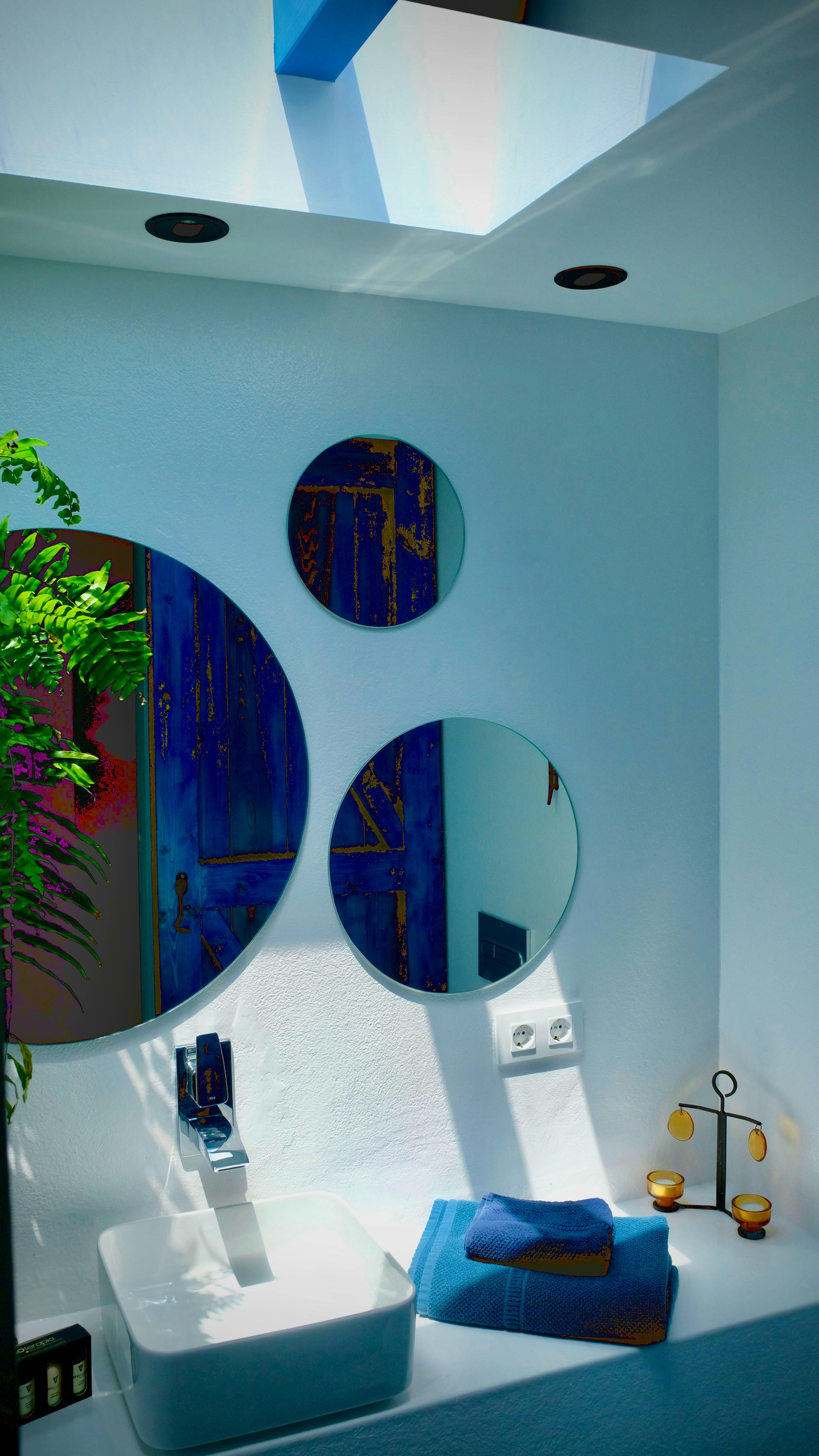 you'll love the bathroom, small, sexy....