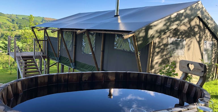 Oaklands Glamping - Luxury Safari Tents