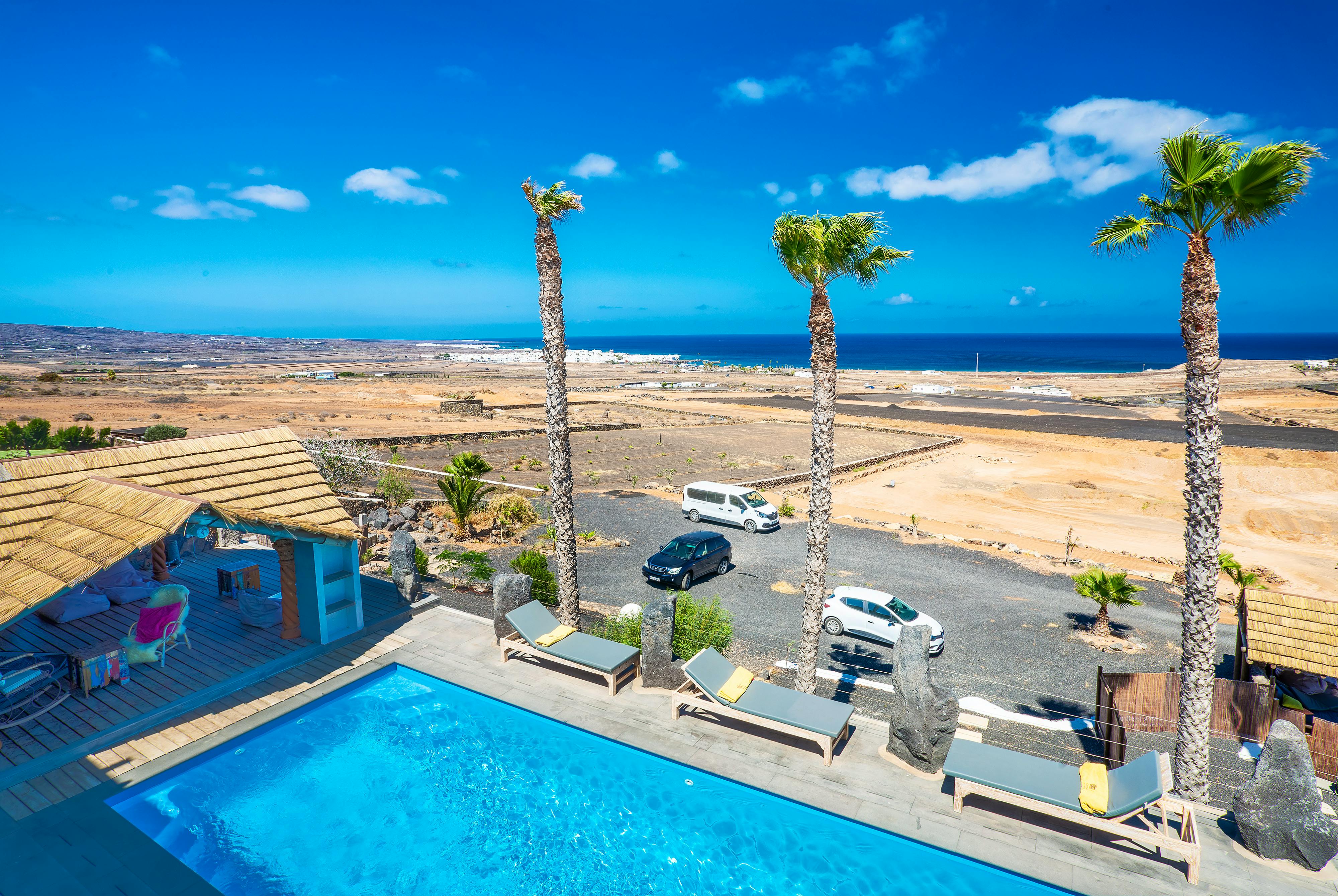 Villa Palacio Lanzarote villa with pool and hot tub