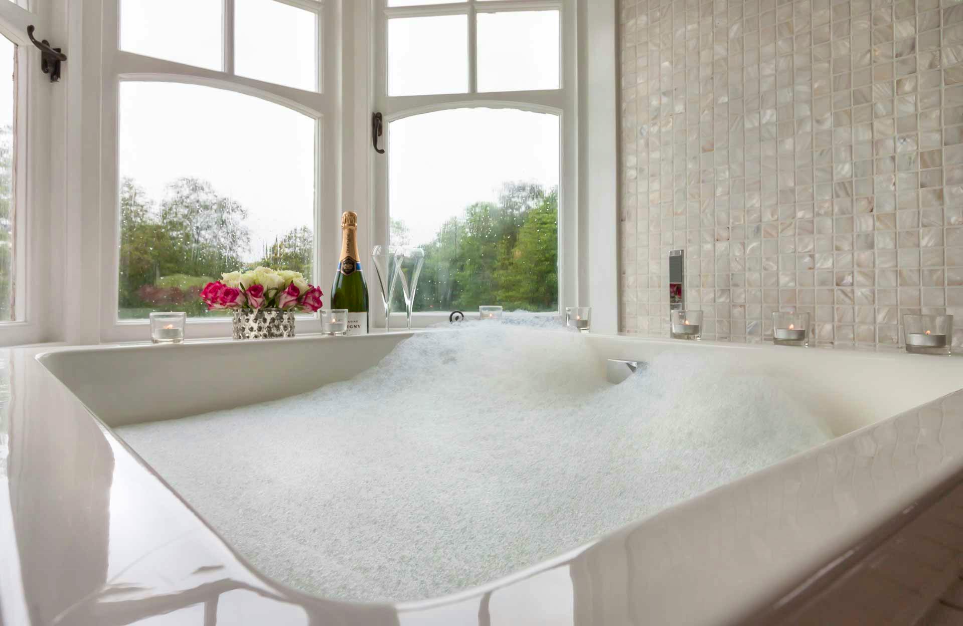 Japanse Tub with a View