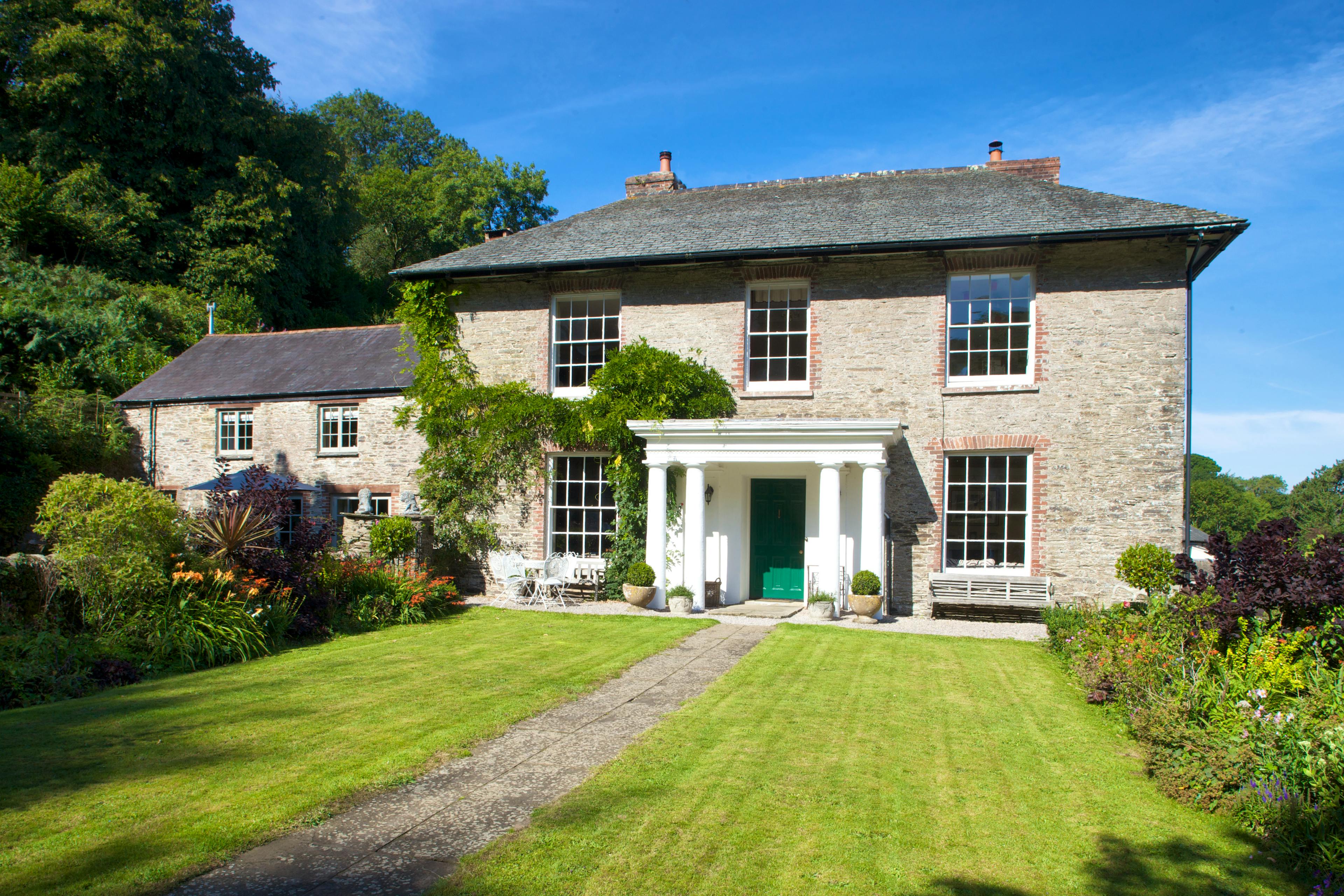 Gitcombe House & Country Cottages