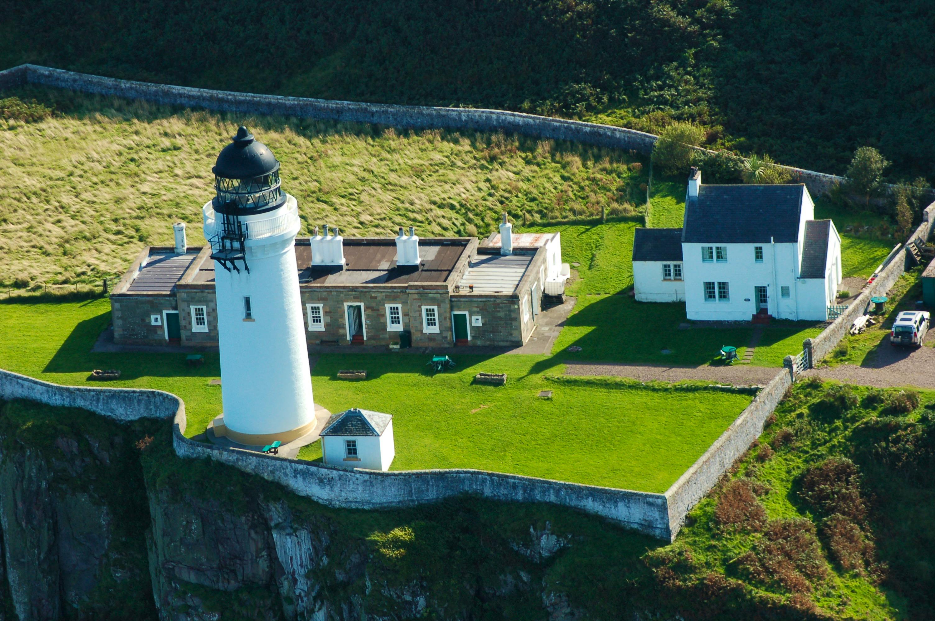 The Lighthouse Keeper's Cottage - Beautiful Scottish Cottage