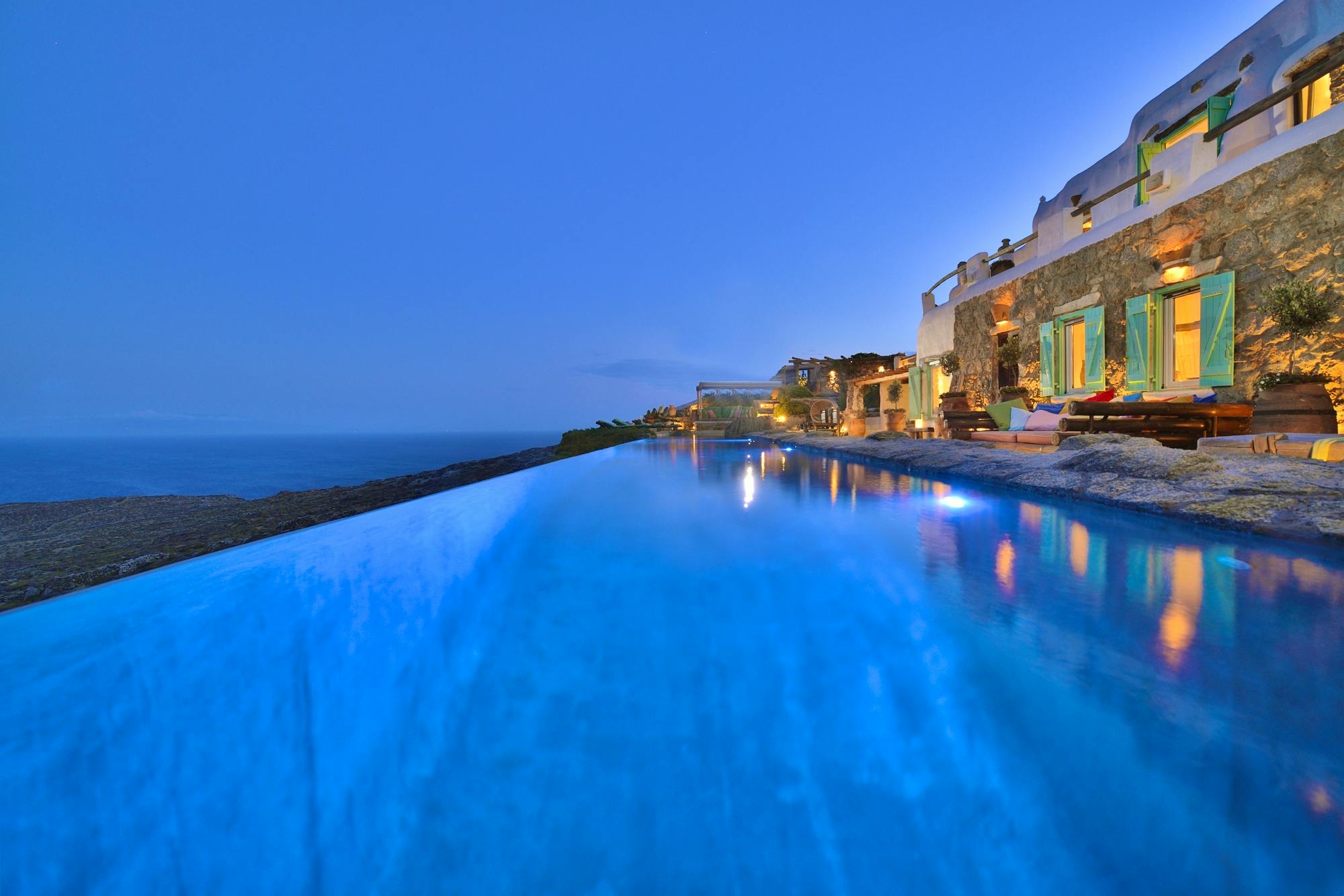 10 Amazing Pools